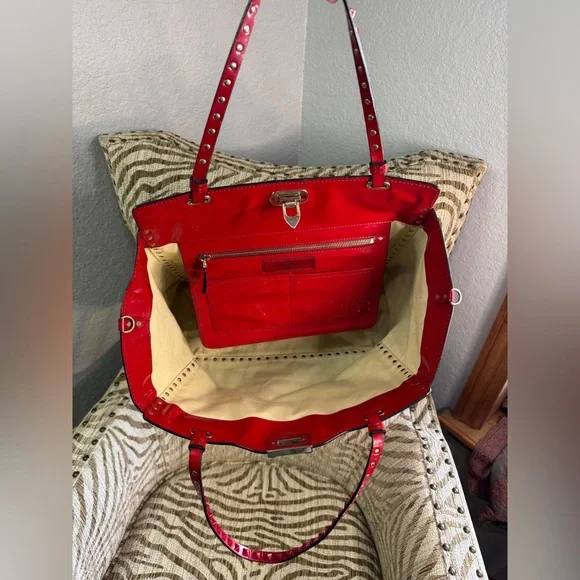 Valentino Garavani Rockstud Medium Tote — Red Patent Leather - Picture 6 of 6
